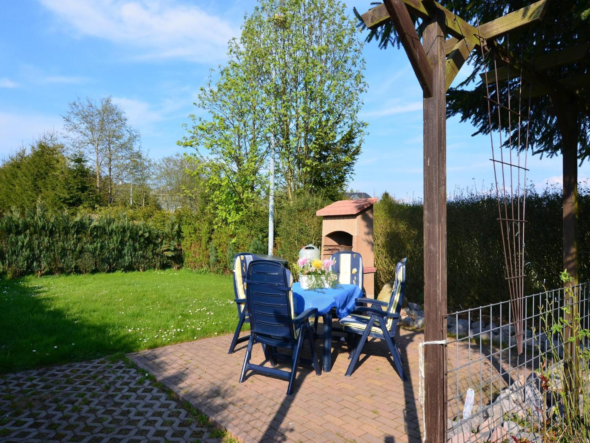 Holiday Home In Neustadt Am Rennsteig With Pond Εξωτερικό φωτογραφία