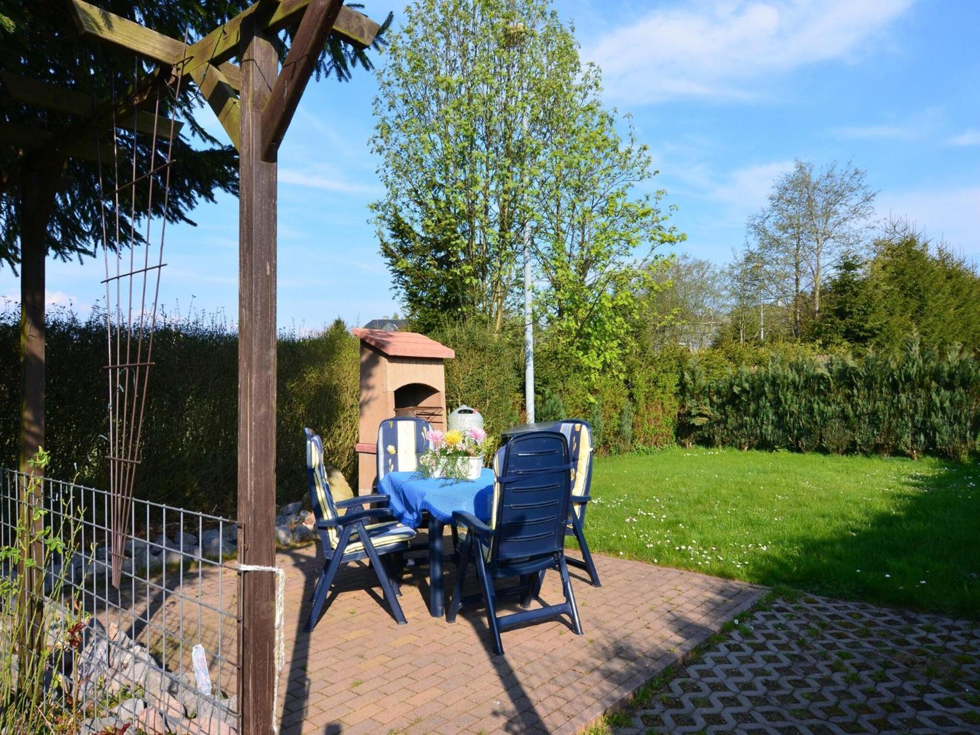 Holiday Home In Neustadt Am Rennsteig With Pond Εξωτερικό φωτογραφία