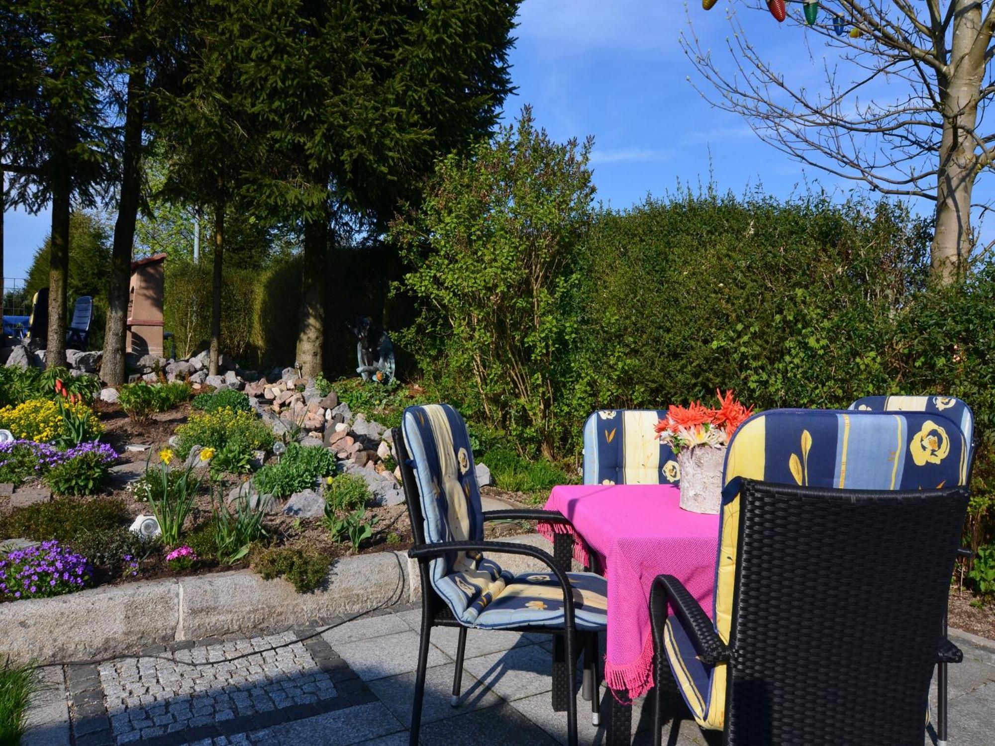 Holiday Home In Neustadt Am Rennsteig With Pond Εξωτερικό φωτογραφία