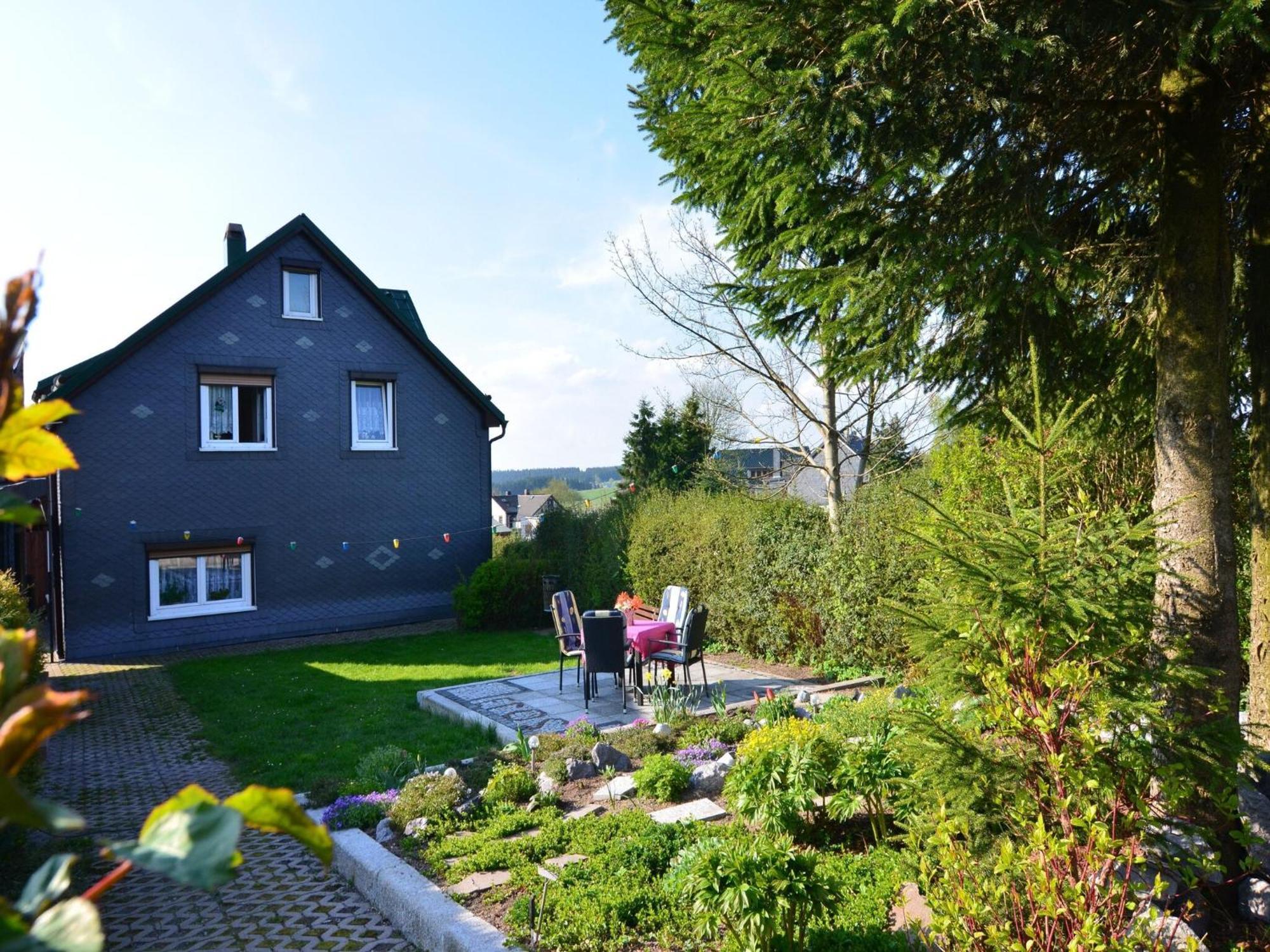 Holiday Home In Neustadt Am Rennsteig With Pond Εξωτερικό φωτογραφία