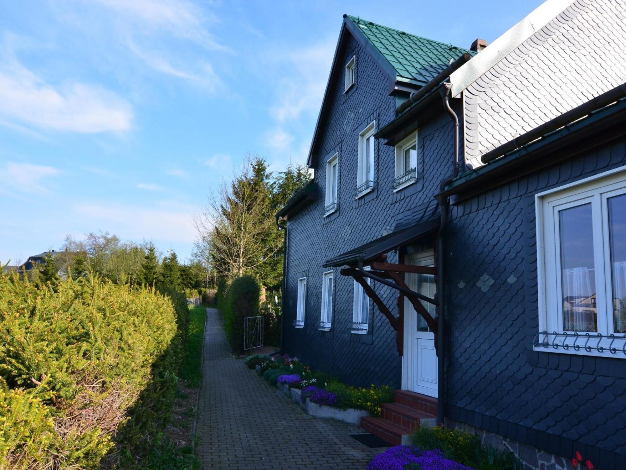 Holiday Home In Neustadt Am Rennsteig With Pond Εξωτερικό φωτογραφία