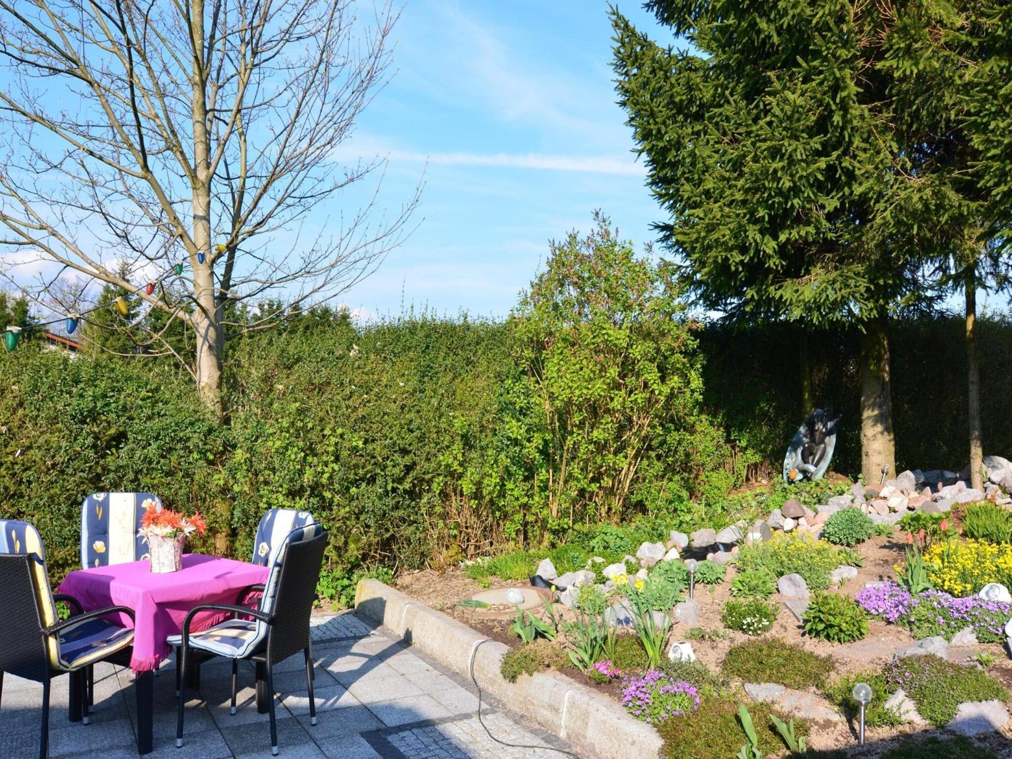Holiday Home In Neustadt Am Rennsteig With Pond Εξωτερικό φωτογραφία