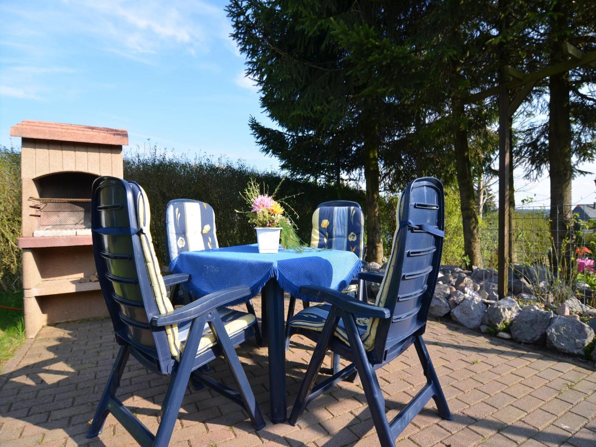Holiday Home In Neustadt Am Rennsteig With Pond Εξωτερικό φωτογραφία